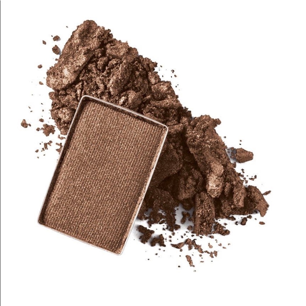 Mary Kay eye shadow and primer